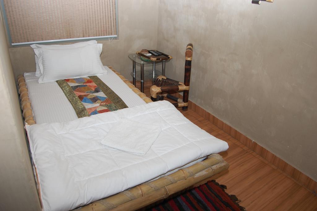 Shri Guest House Varanasi Værelse billede