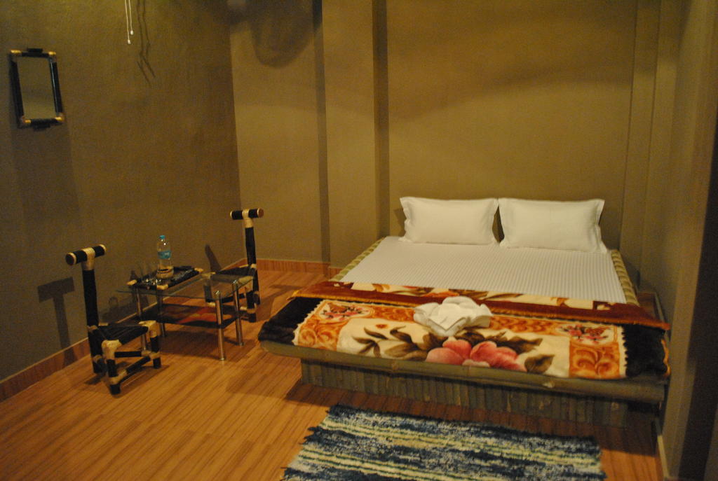 Shri Guest House Varanasi Værelse billede