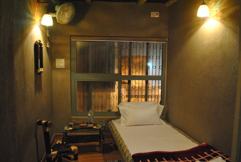 Shri Guest House Varanasi Værelse billede
